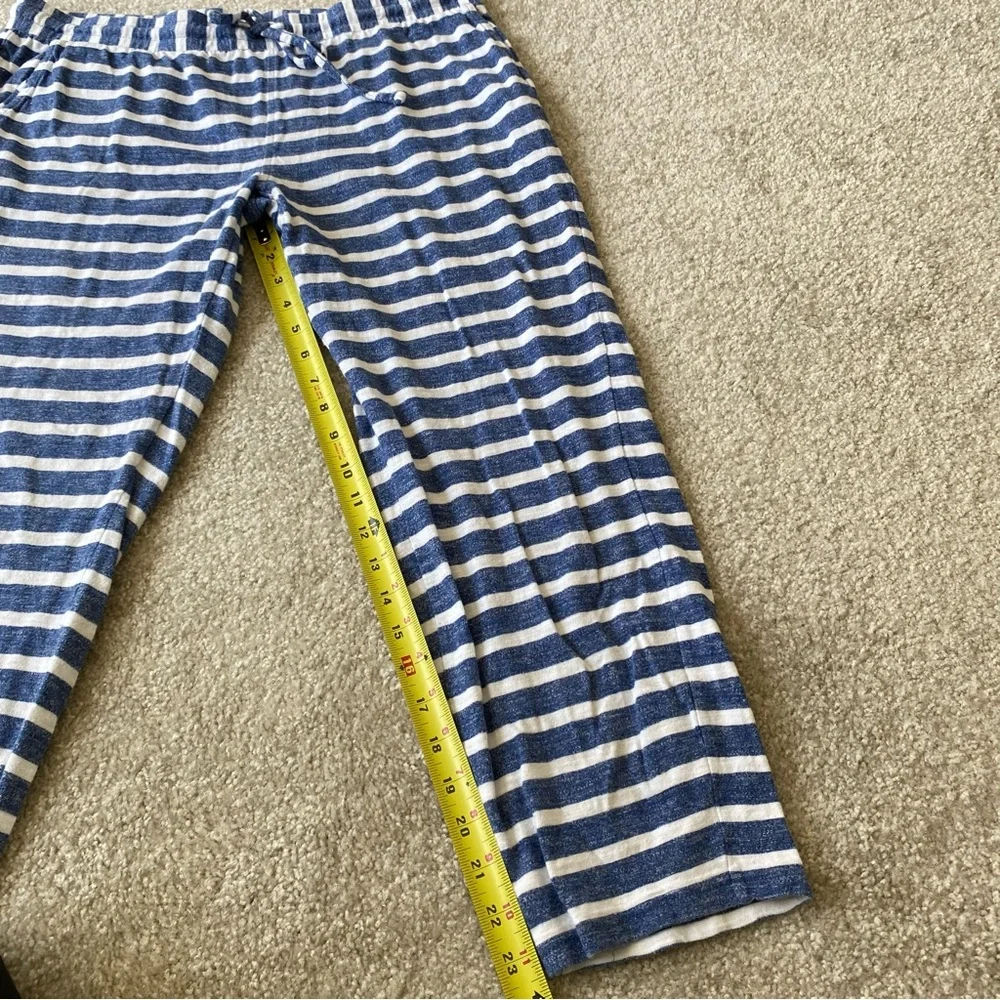 Vineyard Vines Navy Blue White Striped Knit Nautical Capri Pants Size Medium - Picture 10 of 10